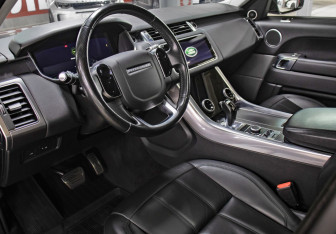 Подержанный автомобиль Land Rover Range Rover Sport 2018 года (16 фото)