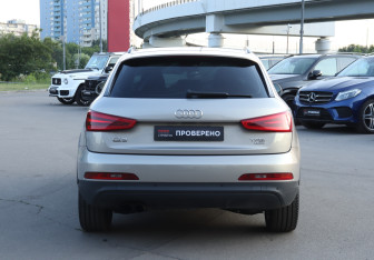 Подержанный автомобиль Audi Q3 2012 года (6 фото)