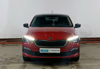 Подержанный автомобиль Skoda Rapid Liftback 2021 года (2 фото)