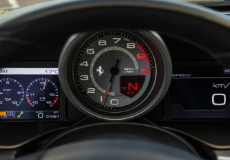 Подержанный автомобиль Ferrari FF 2015 года (19 фото)