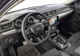 Подержанный автомобиль Skoda Superb Liftback 2020 года (15 фото)