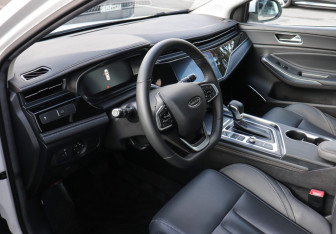 Подержанный автомобиль Omoda S5 2024 года (7 фото)