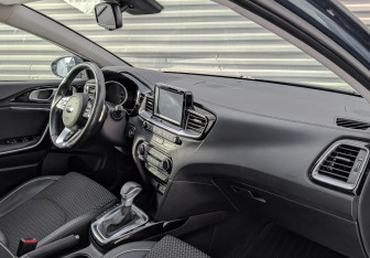 Подержанный автомобиль Kia Ceed Hatchback 2019 года (11 фото)