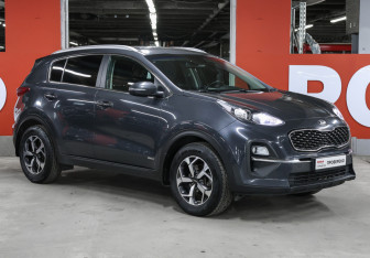 Подержанный автомобиль Kia Sportage 2021 года (3 фото)