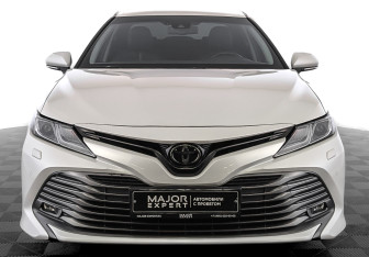 Подержанный автомобиль Toyota Camry Sedan 2020 года (2 фото)