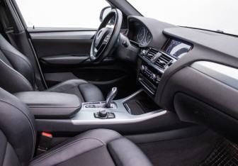 Подержанный автомобиль BMW X3 2014 года (10 фото)