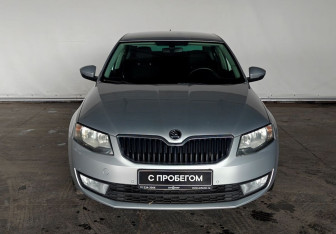 Подержанный автомобиль Skoda Octavia Liftback 2017 года (2 фото)