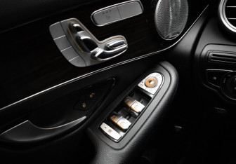 Подержанный автомобиль Mercedes-Benz GLC Coupe 2018 года (15 фото)