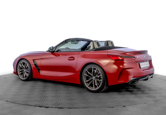 Подержанный автомобиль BMW Z4 Roadster 2021 года (15 фото)