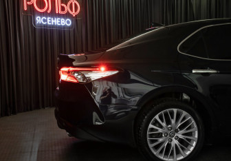 Подержанный автомобиль Toyota Camry Sedan 2020 года (25 фото)