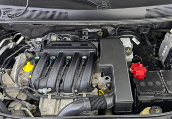 Подержанный автомобиль Renault Logan Sedan 2021 года (9 фото)