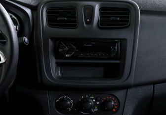 Подержанный автомобиль Renault Logan Sedan 2018 года (12 фото)