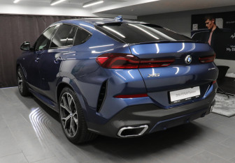 Подержанный автомобиль BMW X6 2020 года (6 фото)
