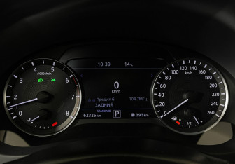 Подержанный автомобиль Infiniti QX50 2018 года (11 фото)