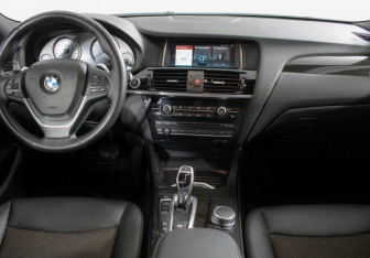 Подержанный автомобиль BMW X4 2017 года (11 фото)