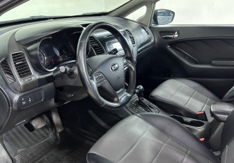 Подержанный автомобиль Kia Cerato Sedan 2013 года (8 фото)