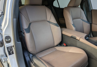 Подержанный автомобиль Lexus ES 2023 года (30 фото)