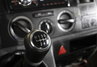 Подержанный автомобиль Volkswagen Transporter Van 2005 года (18 фото)