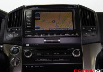Подержанный автомобиль Toyota Land Cruiser Suv 2011 года (21 фото)
