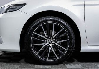 Подержанный автомобиль Toyota Camry Sedan 2022 года (15 фото)