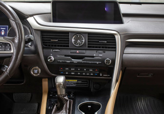 Подержанный автомобиль Lexus RX 2019 года (15 фото)