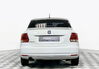 Подержанный автомобиль Volkswagen Polo Sedan 2016 года (6 фото)