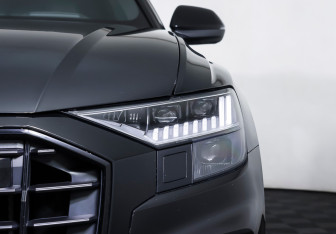 Подержанный автомобиль Audi Q8 2022 года (33 фото)