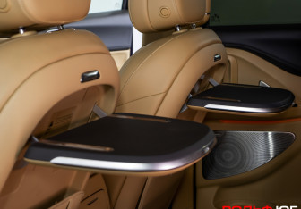 Подержанный автомобиль Voyah Dream 2023 года (19 фото)