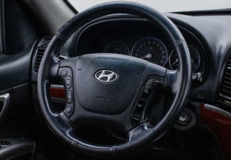 Подержанный автомобиль Hyundai Santa Fe 2007 года (15 фото)