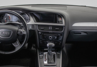 Подержанный автомобиль Audi A4 Sedan 2013 года (14 фото)
