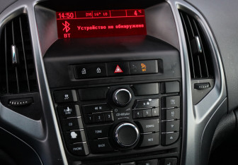 Подержанный автомобиль Opel Astra Hatchback 2014 года (13 фото)