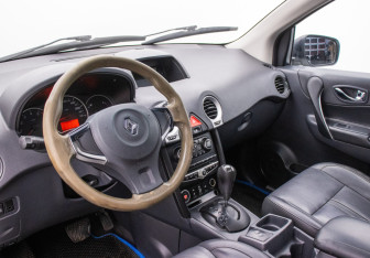 Подержанный автомобиль Renault Koleos 2009 года (9 фото)