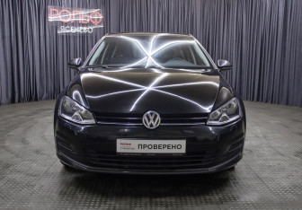 Подержанный автомобиль Volkswagen Golf Hatchback 2016 года (2 фото)