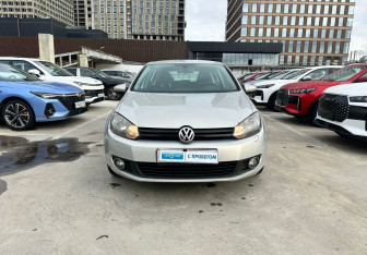 Подержанный автомобиль Volkswagen Golf Hatchback 2011 года (2 фото)
