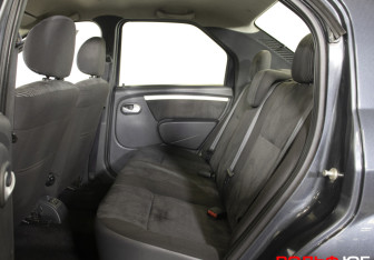 Подержанный автомобиль Renault Logan Sedan 2011 года (10 фото)