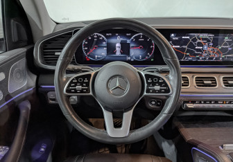 Подержанный автомобиль Mercedes-Benz GLE 2019 года (22 фото)