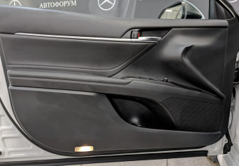 Подержанный автомобиль Toyota Camry Sedan 2021 года (19 фото)