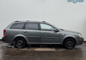 Подержанный автомобиль Chevrolet Lacetti Wagon 2010 года (4 фото)