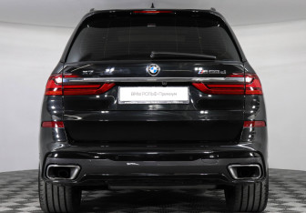Подержанный автомобиль BMW X7 2021 года (4 фото)