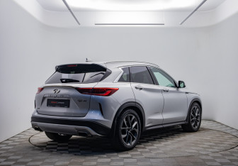 Подержанный автомобиль Infiniti QX50 2018 года (5 фото)