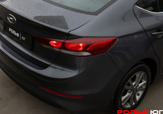 Подержанный автомобиль Hyundai Elantra Sedan 2017 года (21 фото)