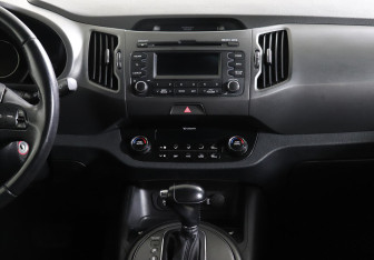 Подержанный автомобиль Kia Sportage 2012 года (8 фото)