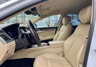 Подержанный автомобиль Genesis G80 2017 года (25 фото)