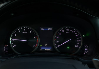 Подержанный автомобиль Lexus NX 2017 года (12 фото)