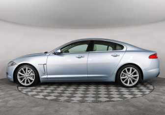 Подержанный автомобиль Jaguar XF Sedan 2012 года (8 фото)