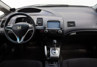 Подержанный автомобиль Honda Civic Sedan 2008 года (14 фото)