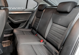 Подержанный автомобиль Skoda Octavia Liftback 2017 года (13 фото)