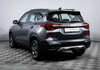 Подержанный автомобиль Kia Seltos 2022 года (7 фото)