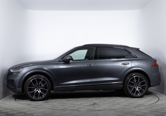 Подержанный автомобиль Audi Q8 2020 года (8 фото)