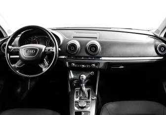 Подержанный автомобиль Audi A3 Sedan 2014 года (11 фото)